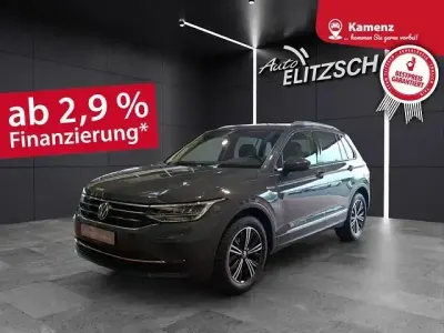 Gebraucht VW Tiguan Active 150 PS (110 kW) 2022 Delfingrau metallic SUV
