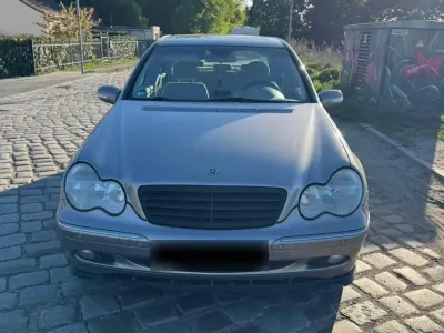 Używany Mercedes C32 AMG AMG 218 KM (160 kW) 2002 Beżowy Sedan/Limuzyna