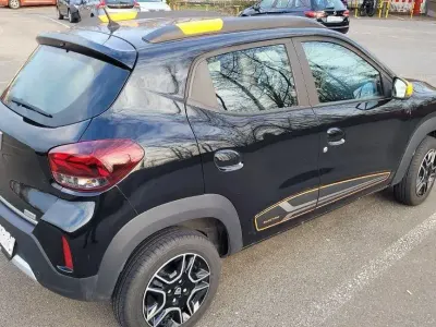 Używany Dacia Spring Comfort Plus 33 kW (45 KM) 2022 Czarny Hatchback