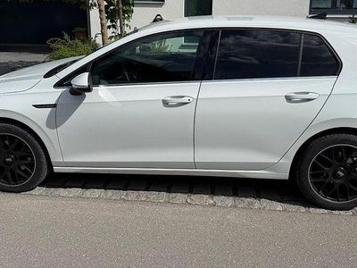 Gebraucht VW Golf VII Style 150 PS (110 kW) 2021 Weiß Kleinwagen