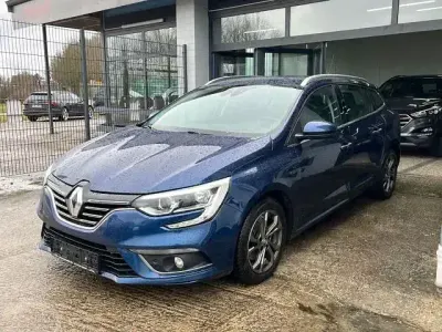 Occasion Renault Mégane IV Business 150 ch (110 kW) 2020 Bleue Berline