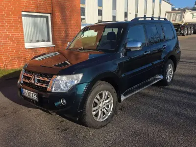 Gebraucht Mitsubishi Pajero 200 PS (147 kW) 2013 Grün SUV