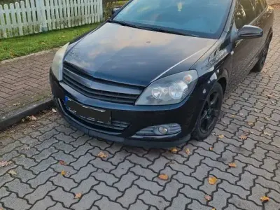 Gebraucht Opel Astra GTC 90 PS (66 kW) 2006 Schwarz Coupé