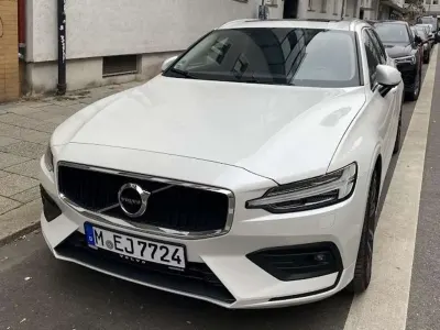 Gebraucht Volvo V60 R-Design 197 PS (144 kW) 2021 Weiß Kombi