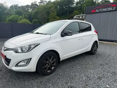 Gebraucht Hyundai i20 Edition 86 PS (63 kW) 2014 Weiß Kleinwagen