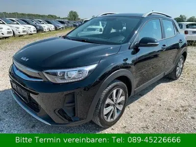 Gebraucht Kia Stonic 84 PS (61 kW) 2023 Schwarz SUV