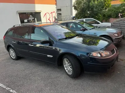 Gebraucht Renault Laguna III 130 PS (95 kW) 2007 Blau Kombi