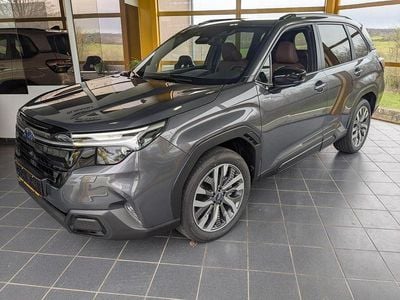Neu Subaru Forester Platinum 136 PS (100 kW) 2025 Grau SUV