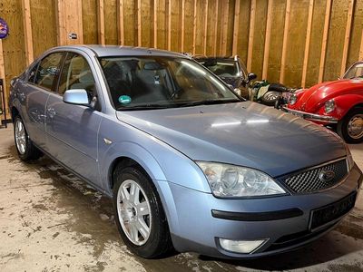 Grau Gebraucht 2004 Ford Mondeo Ghia Limousine | 1.499 € (Guter Preis)