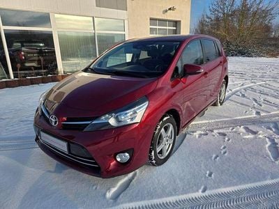 Rot Gebraucht 2017 Toyota Verso Edition-S Van / Kleinbus | 16.590 € (Fairer Preis)