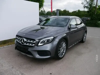 Gebraucht Mercedes GLA250 AMG line 211 PS (155 kW) 2019 Grau metallic SUV