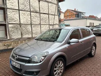 Gebraucht Opel Astra 105 PS (77 kW) 2004 Silber Limousine