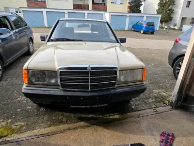 Gebraucht Mercedes 190 90 PS (66 kW) 1983 Beige Limousine