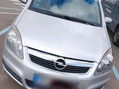 Gebraucht Opel Zafira 100 PS (73 kW) 2008 Silber Van / Kleinbus