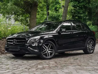 Gebraucht Mercedes GLA200 156 PS (114 kW) 2015 Schwarz SUV