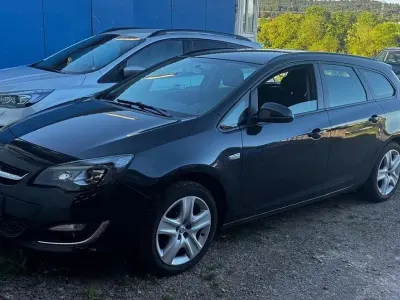 Gebraucht Opel Astra Active 140 PS (102 kW) 2012 Schwarz Kombi