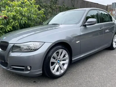Gebraucht BMW 318 143 PS (105 kW) 2011 Grau Limousine