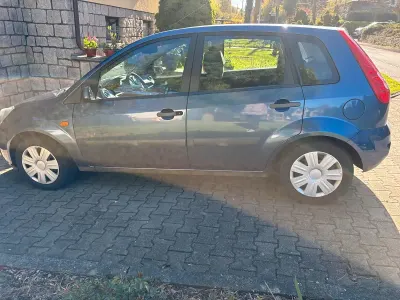 Gebraucht Ford Fiesta 80 PS (58 kW) 2007 Blau Kleinwagen