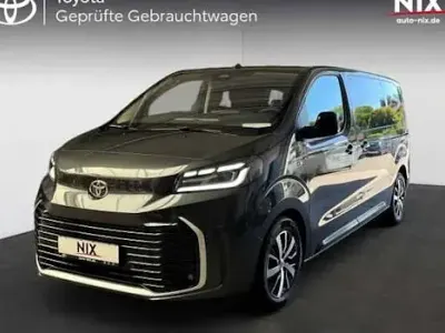 Neu Toyota Proace Verso 180 PS (132 kW) 2026 Grün Kombi