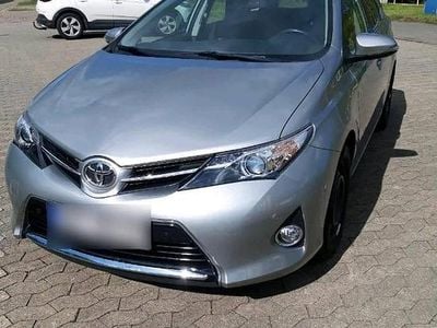 Second-hand Toyota Auris 131 CP (96 kW) 2014 Gri Break