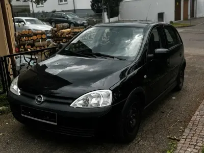 Używany Opel Corsa 75 KM (55 kW) 2002 Czarny Hatchback