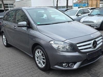Usata Mercedes B200 156 CV (114 kW) 2012 Grigio Monovolume
