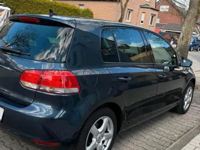 Gebraucht VW Golf VII 105 PS (77 kW) 2012 Blau Kleinwagen
