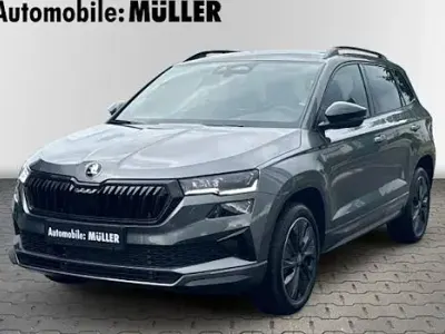 Neu Skoda Karoq SportLine 150 PS (110 kW) 2026 Grau SUV
