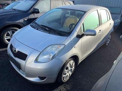 Gebraucht Toyota Yaris Cool 87 PS (63 kW) 2007 Silber Kleinwagen