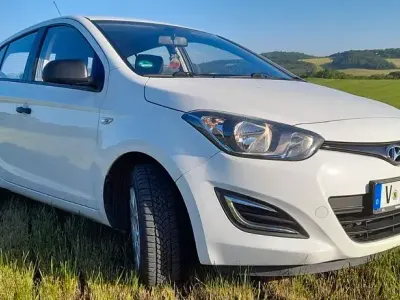 Gebraucht Hyundai i20 86 PS (63 kW) 2013 Weiß Kleinwagen