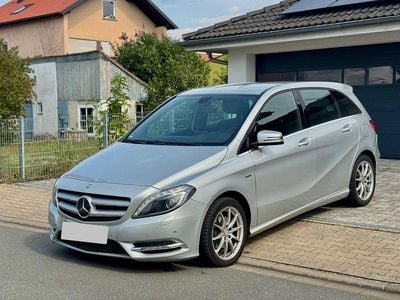Mercedes B200