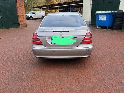 Gebraucht Mercedes E320 Avantgarde 204 PS (150 kW) 2004 Grau Limousine