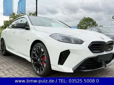 Neu BMW M235 Performance 300 PS (220 kW) 2026 Weiß Limousine