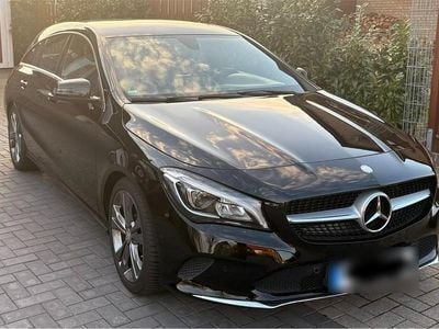 Gebraucht Mercedes CLA180 122 PS (89 kW) 2017 Schwarz Limousine