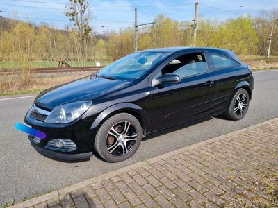 gebraucht Opel Astra GTC-H Coupe.