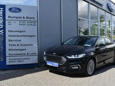 Gebraucht Ford Mondeo Titanium 150 PS (110 kW) 2022 Obsidianschwarz metallic Limousine