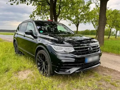 Gebraucht VW Tiguan Allspace Style 200 PS (147 kW) 2024 Schwarz SUV