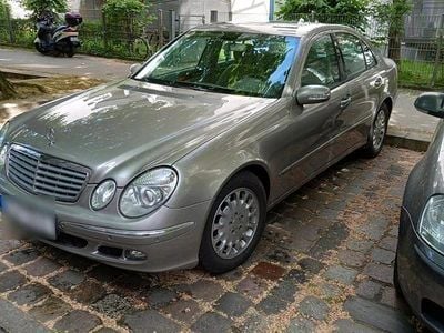 Usata Mercedes E200 163 CV (119 kW) 2005 Andere farben Berlina
