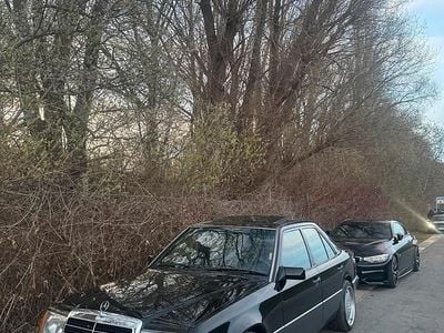 Usata Mercedes E400 279 CV (205 kW) 1992 Nero Berlina