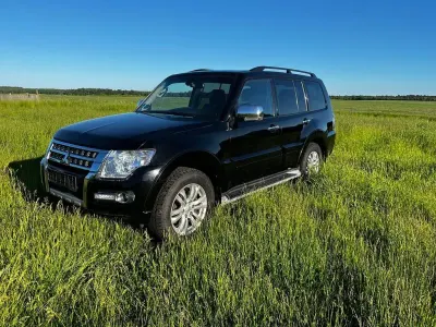 Gebraucht Mitsubishi Pajero 190 PS (139 kW) 2015 Schwarz SUV