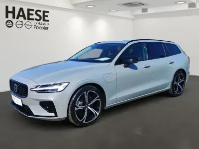 Gebraucht Volvo V60 Plus 398 PS (292 kW) 2025 Vapour grey / metallic Kombi