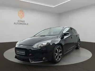 Używany Ford Focus ST 250 KM (183 kW) 2014 Czarny Sedan/Limuzyna