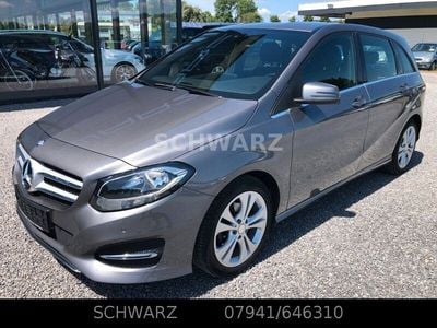 Grau Gebraucht 2015 Mercedes B180 Urban Van / Kleinbus | 8.450 €