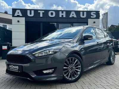 Usado Ford Focus ST-Line 150 HP (110 kW) 2018 Cinzento Sedan