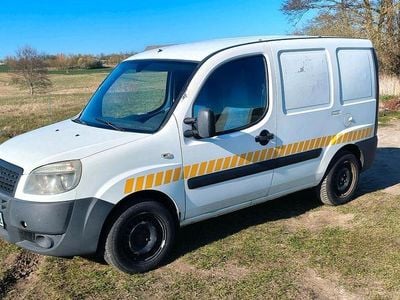 Usata Fiat Doblò 75 CV (55 kW) 2007 Bianco Monovolume