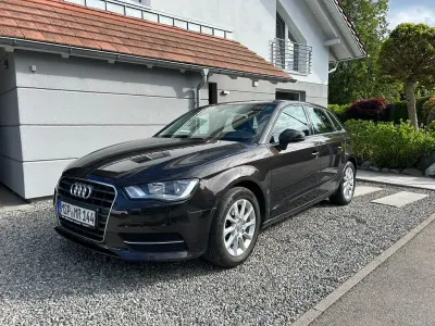 Gebraucht Audi A3 Ambiente 105 PS (77 kW) 2014 Braun Limousine