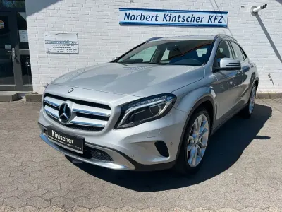 Gebraucht Mercedes GLA180 Urban 122 PS (89 kW) 2015 Silber SUV