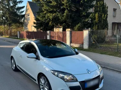 Gebraucht Renault Mégane Coupé Night&Day 131 PS (96 kW) 2010 Weiß Coupé