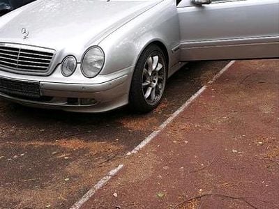 Gebraucht Mercedes CLK230 193 PS (141 kW) 2002 Silber Coupé