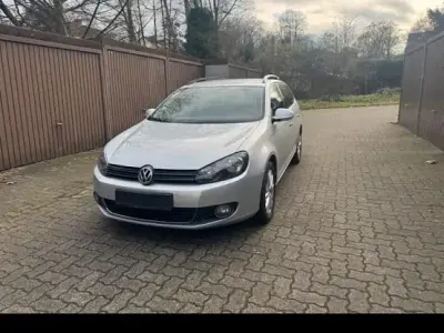 Gebraucht VW Golf VI 122 PS (89 kW) 2010 Silber Kleinwagen